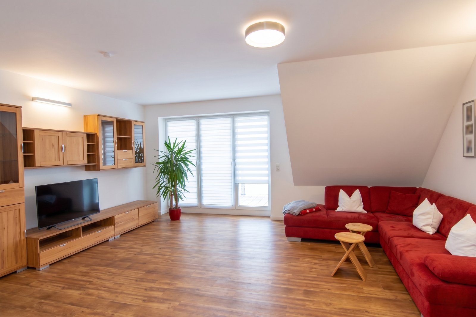 Große 3-Zimmer-Dachgeschoss-Wohnung mit Balkon im schönen Curslack! - Photo 1