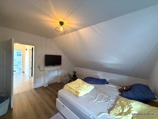 Moderne 3-Zimmer-Dachgeschoss-Wohnung über 2 Ebenen mit Balkon - Photo 4