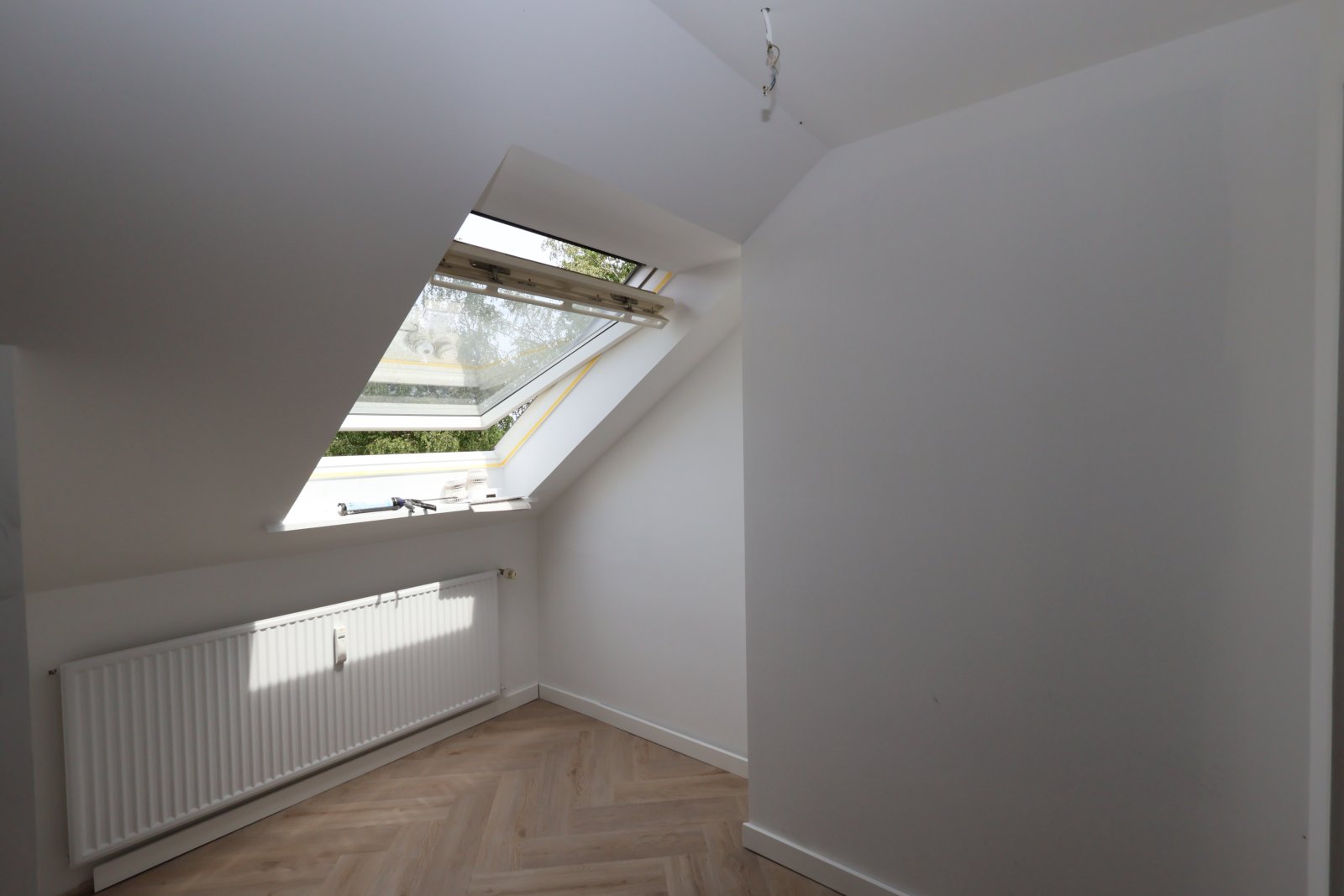 Frisch modernisierte 2,5-Zimmer-Wohnung im Dachgeschoss - Photo 4