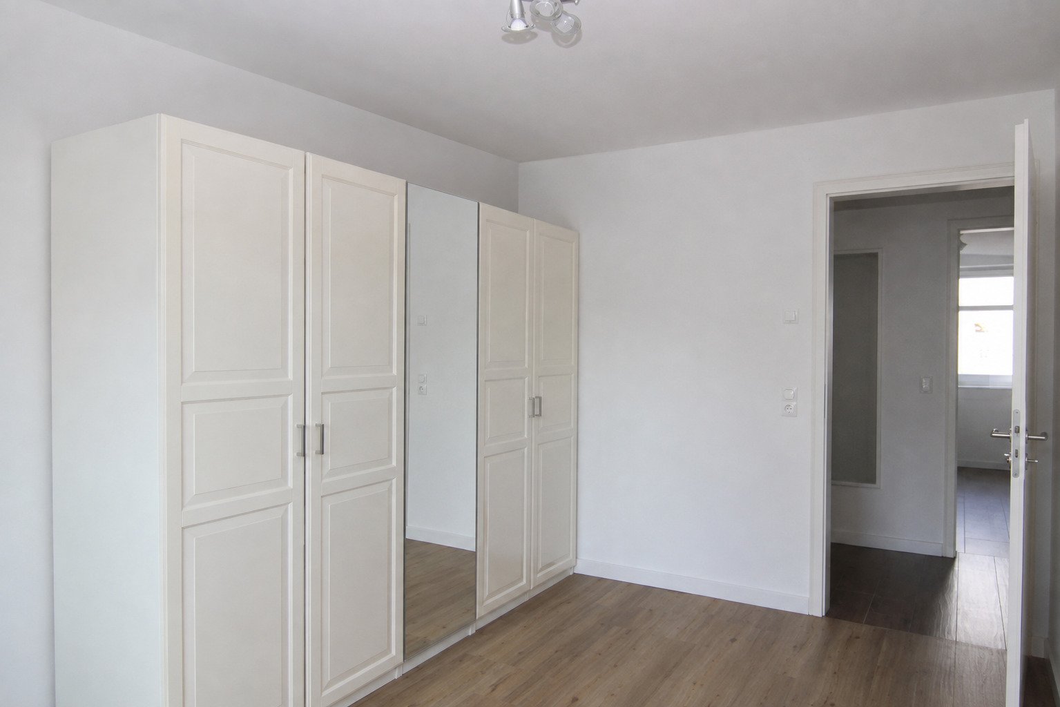Gemütliche 3-Zimmer-Wohnung über 2 Ebenen mit Balkon in einer ruhigen Nebenstraße von Lohbrügge - Foto 5