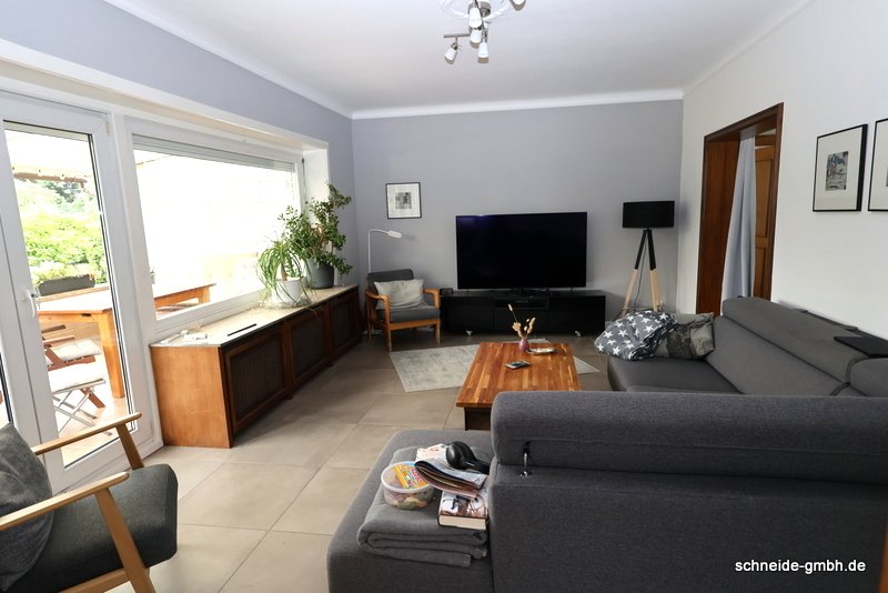 Großzügige Erdgeschosswohnung mit 2,5 Zimmern und sonnigem Balkon - Photo 1
