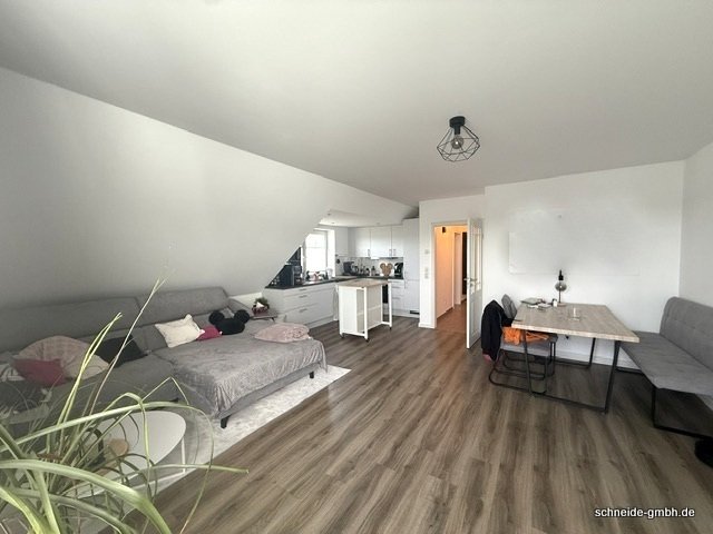 Moderne 3-Zimmer-Dachgeschoss-Wohnung über 2 Ebenen mit Balkon - Photo 2