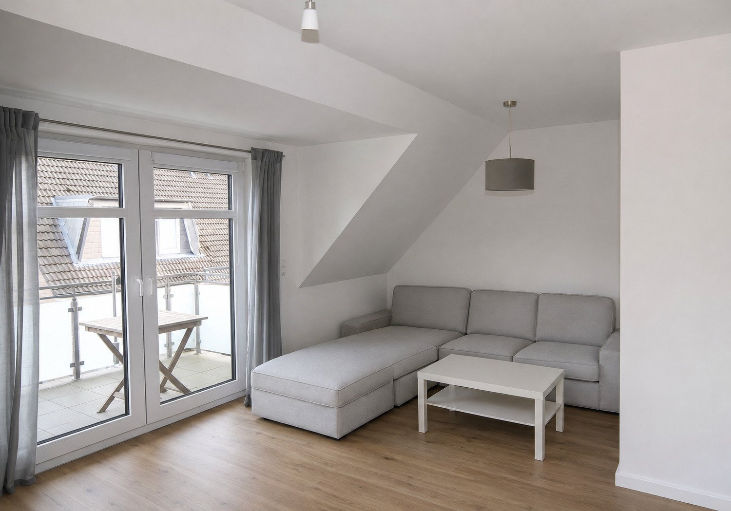 Gemütliche 3-Zimmer-Wohnung über 2 Ebenen mit Balkon in einer ruhigen Nebenstraße von Lohbrügge - Photo 1