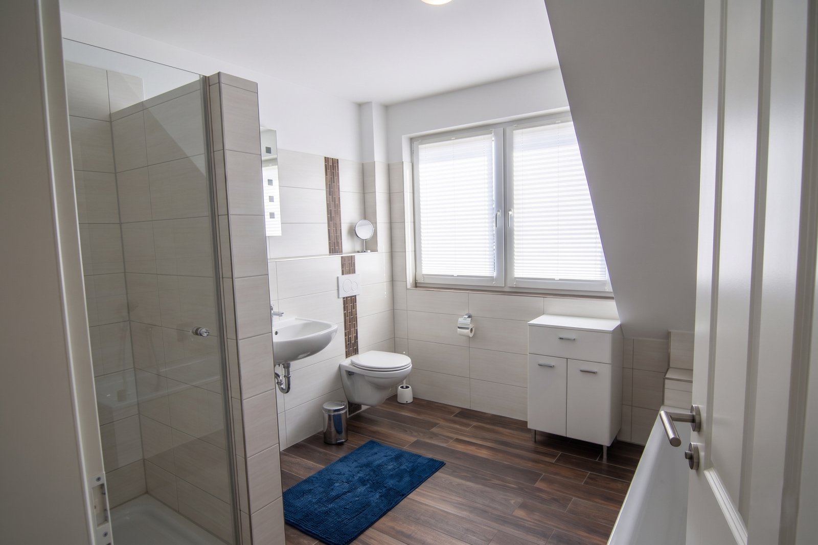 Große 3-Zimmer-Dachgeschoss-Wohnung mit Balkon im schönen Curslack! - Photo 4