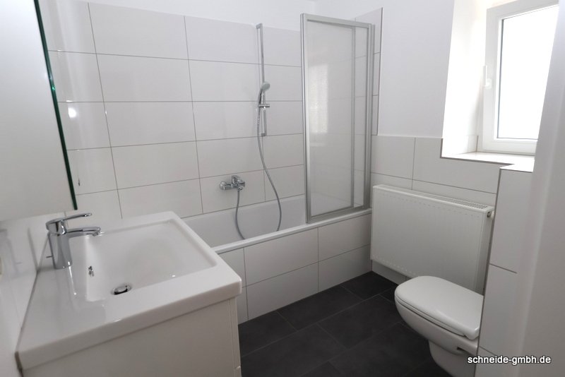 Modernisierte 3 2/2 Zimmer-Doppelhaushälfte mit Garten und Terrasse - Foto 4
