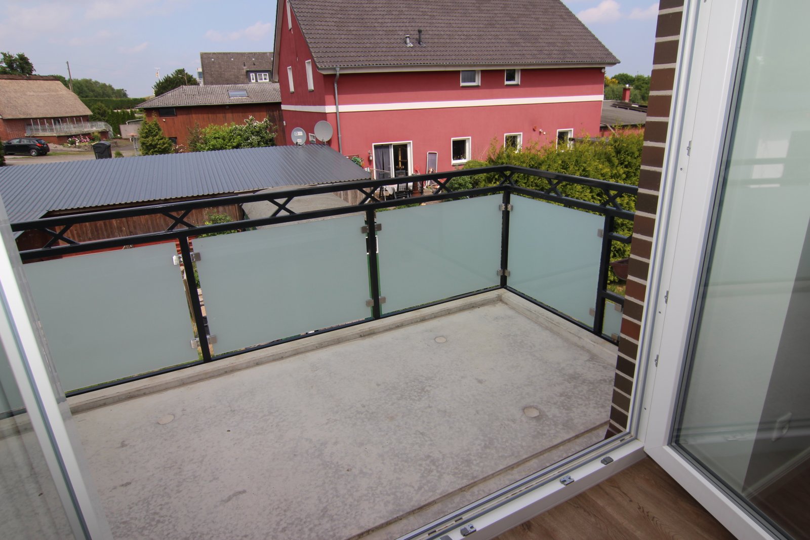 Am Elbdeich gelegene, helle 4-Zimmer-Dachgeschoss-Wohnung über 2 Ebenen mit Balkon - Photo 3