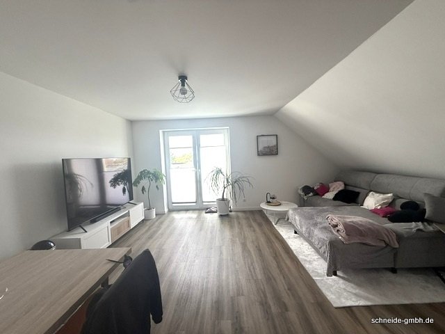 Moderne 3-Zimmer-Dachgeschoss-Wohnung über 2 Ebenen mit Balkon - Photo 3
