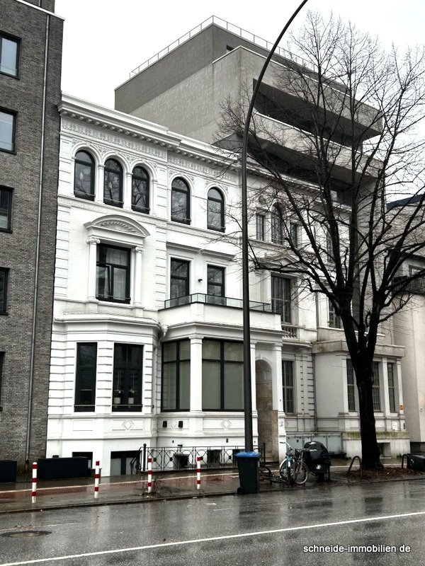 Gründerzeitvilla nahe der Außenalster! Modernisierte 1-Zimmer-Souterrain-Wohnung - Foto 2