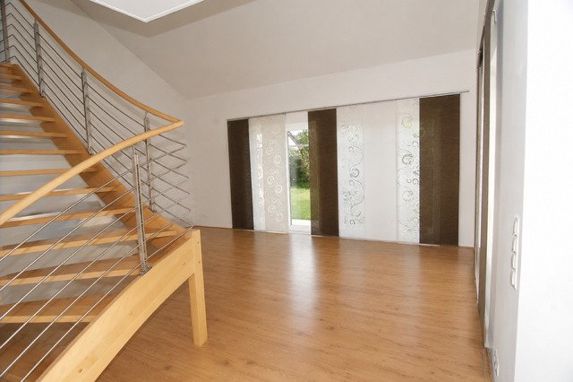Ruhig gelegene 4-Zimmer-Doppelhaushälfte mit Garten, 2 Terrassen und Carport - Foto 1