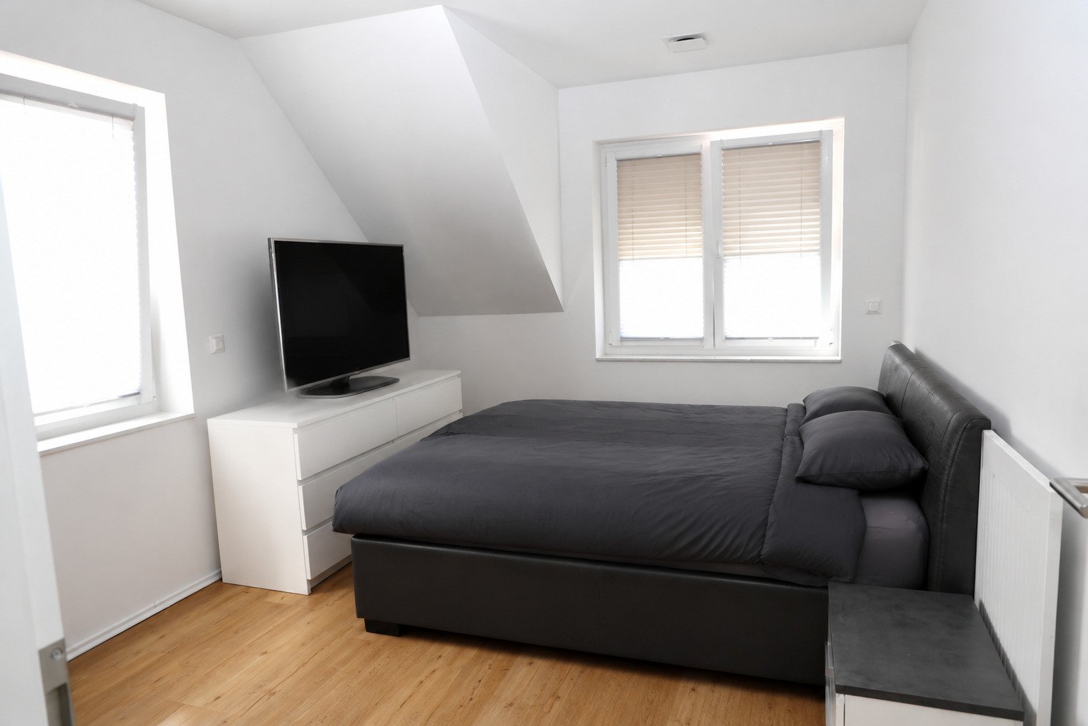 Attraktive, am Elbdeich gelegene, 4-Zimmer-Doppelhaushäfte + Hobbyraum im Spitzboden - Photo 5