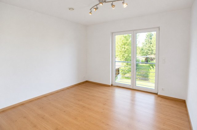 Ruhig gelegene 4-Zimmer-Doppelhaushälfte mit Garten, 2 Terrassen und Carport - Foto 3